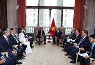 Vietnamese Party chief meets leaders of U.K. corporations, financial organizations